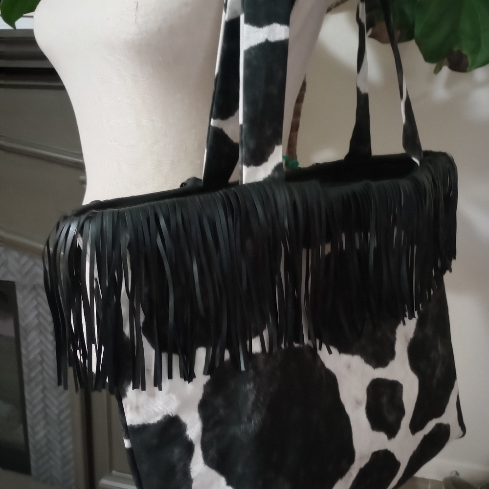 Black and White Fringe Tote Bag - Picture 4 of 13